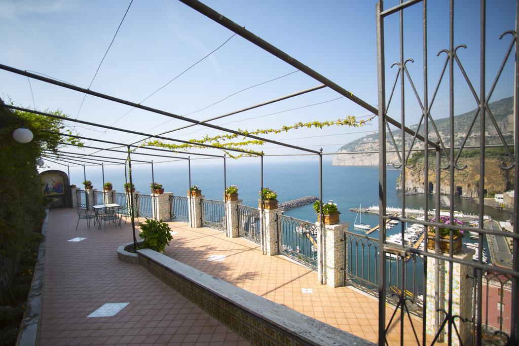 Domus San Vincenzo Bed & Breakfast Sant'Agnello Exterior photo