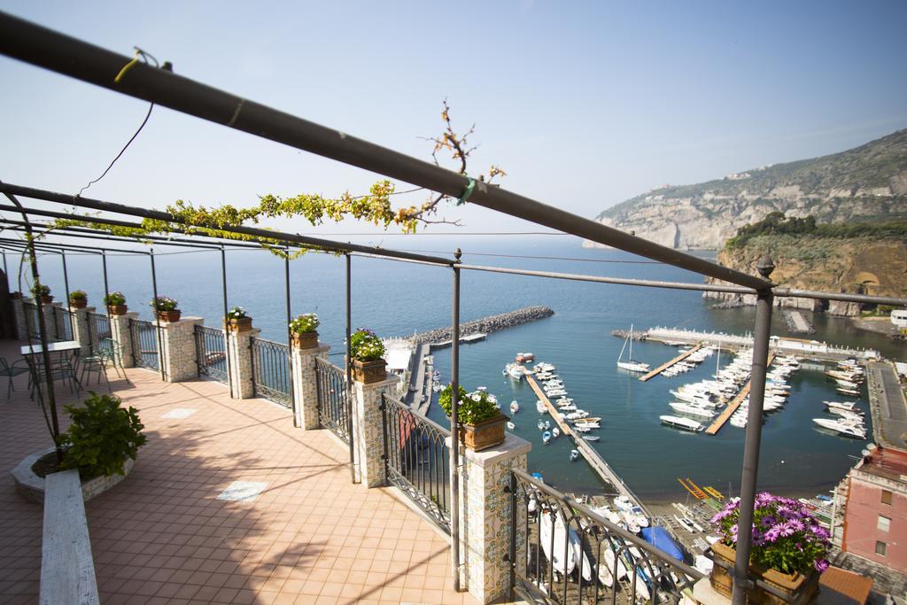 Domus San Vincenzo Bed & Breakfast Sant'Agnello Exterior photo