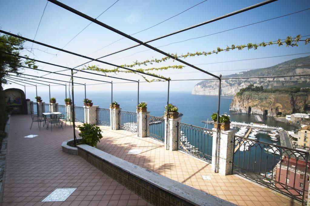 Domus San Vincenzo Bed & Breakfast Sant'Agnello Exterior photo